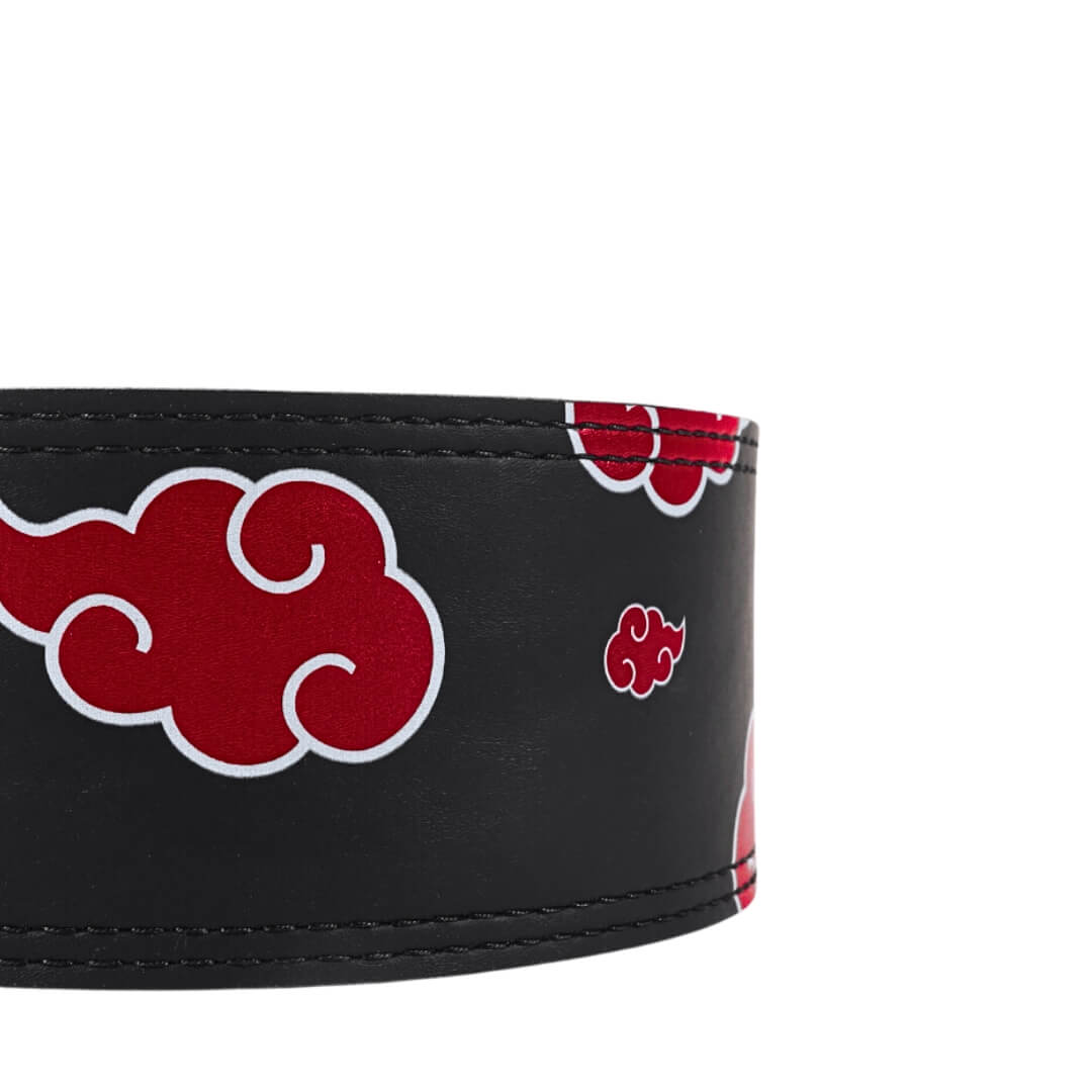 Enlarged rear view of Akatsuki V2 Lifting Belt | Anime lifting belt displaying durable lever buckle and the vivid red cloud designs, embodying the spirit of the Akatsuki. For powerlifting, weightlifting and other strength sports