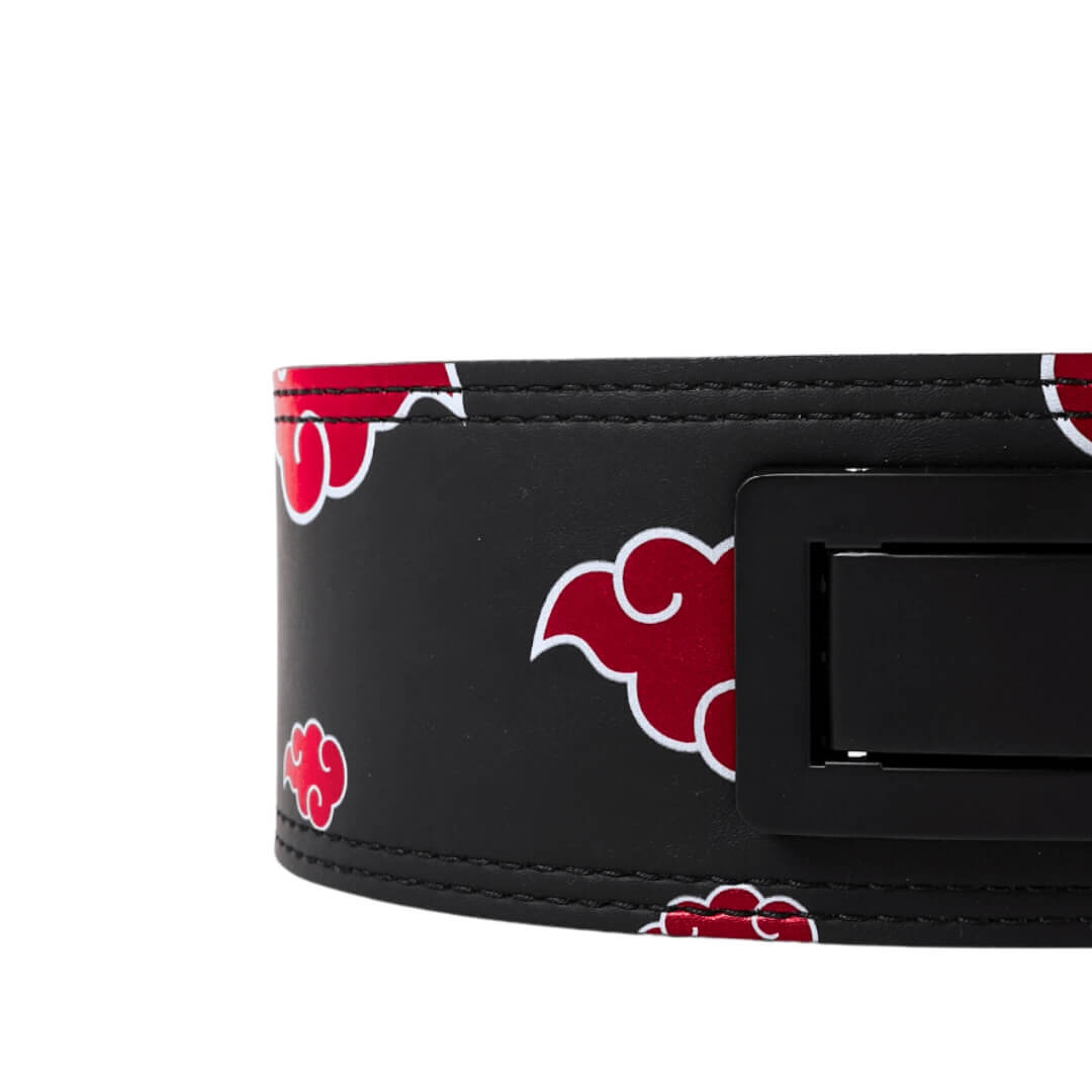 Enlarged front view of Akatsuki V2 Lifting Belt | Anime lifting belt displaying durable lever buckle and the vivid red cloud designs, embodying the spirit of the Akatsuki. For powerlifting, weightlifting and other strength sports