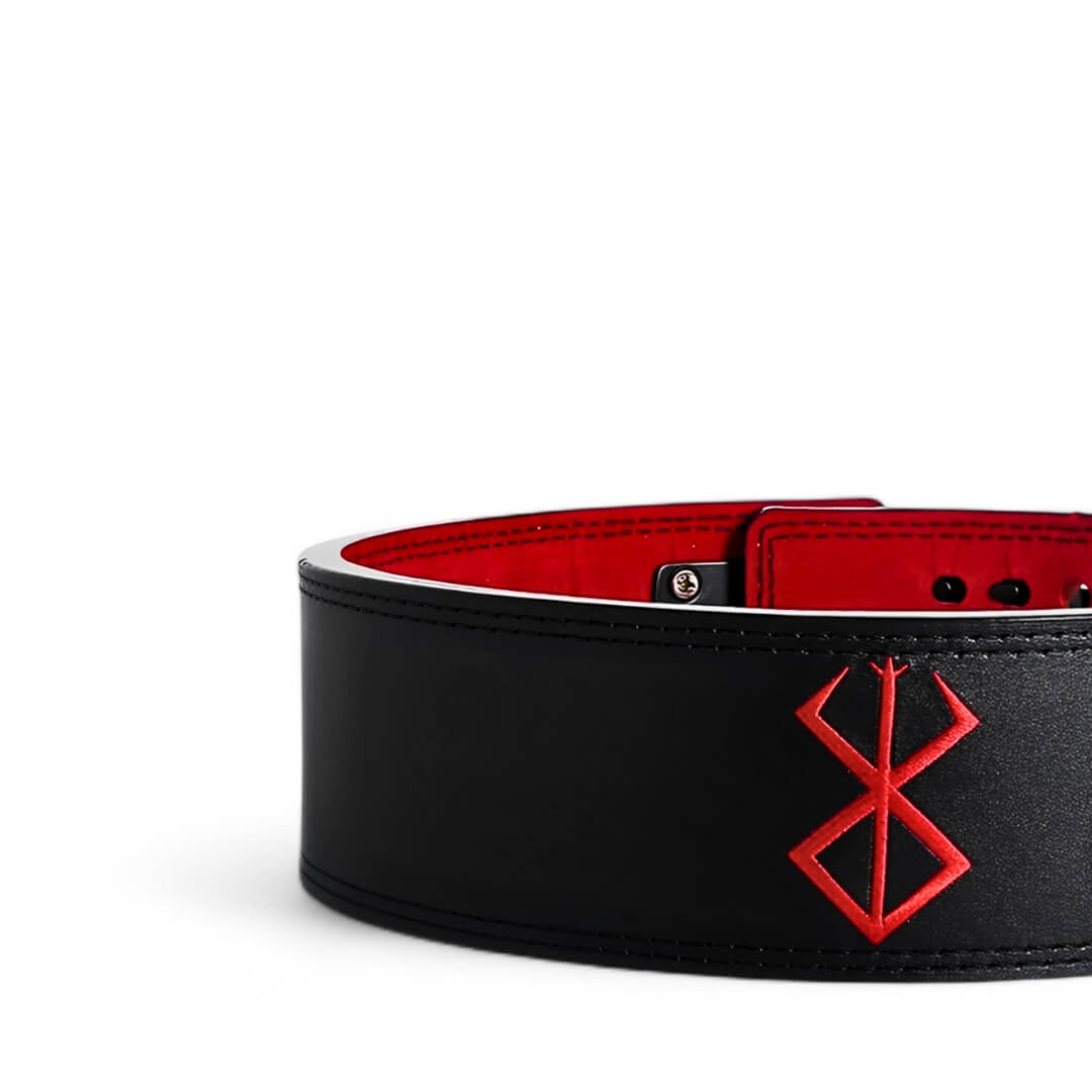 Closed up view of Berserk Lifting Belt with stitched logo. This anime-inspired powerlifting belt with adjustable lever offers ultimate lower back support for deadlifts and squats.